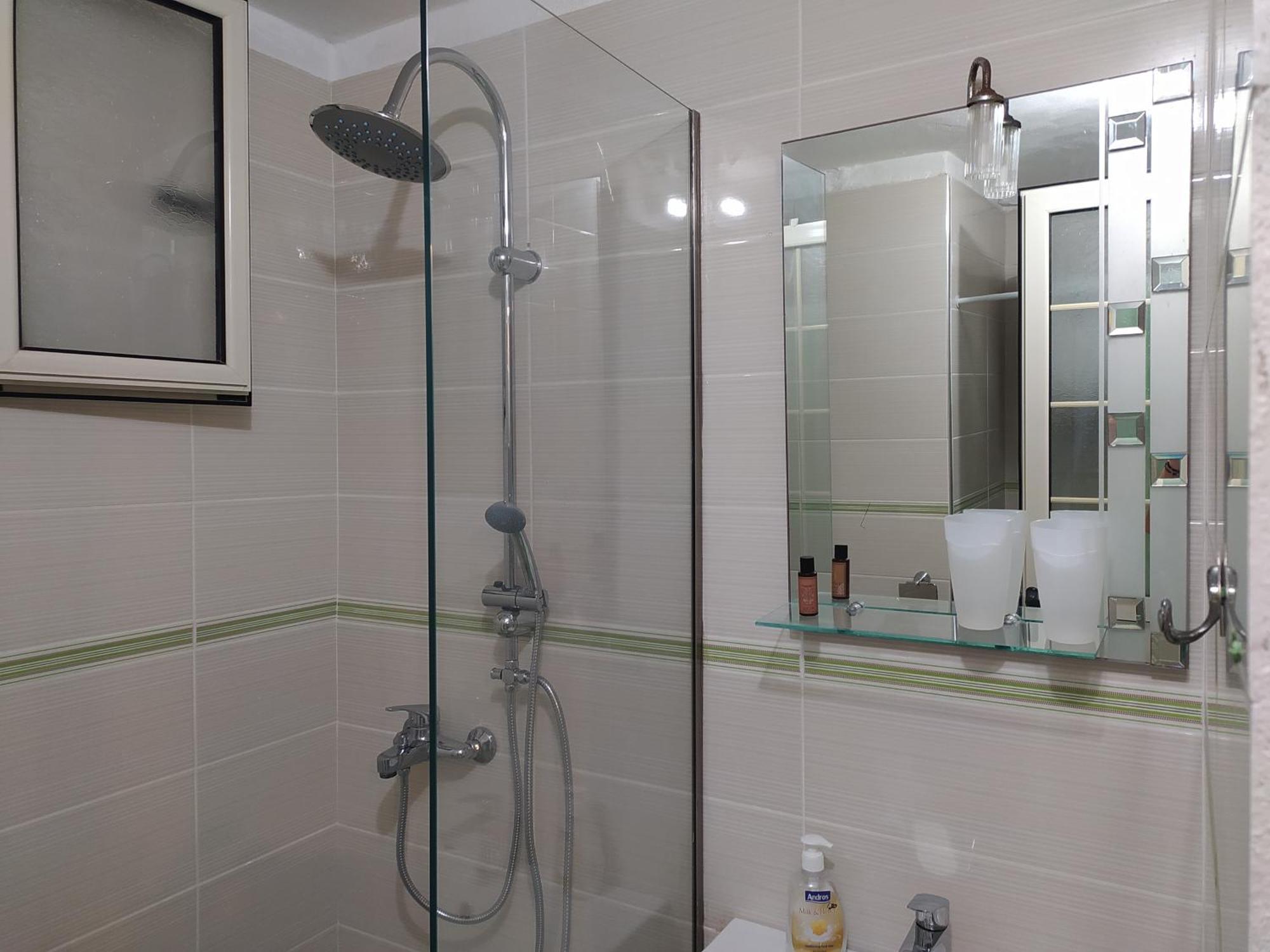 Retzos Rooms Himare Exterior photo